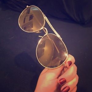 Golden Aviator Style Sunglasses